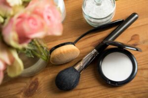  تاثیر استفاده از فیکساتور در ماندگاری آرایش