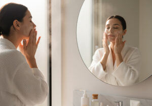 راز پوست شفاف؛ چگونه روتین روزانه جوانی را حفظ می‌کند